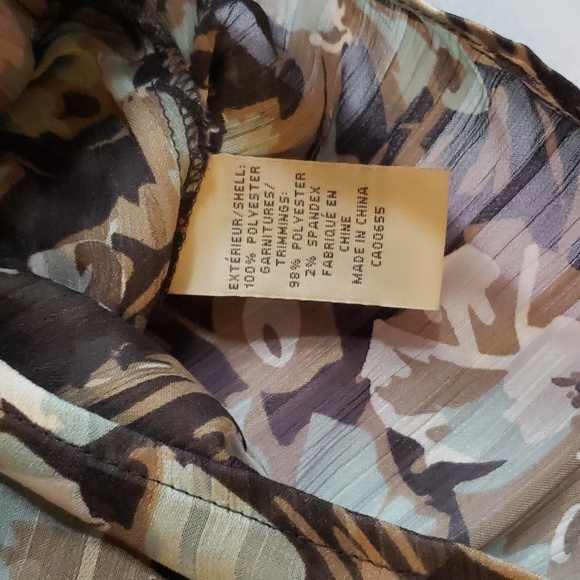 R & W blouse.  Cute design, satin tie up front bow, 3/4 length sleeves. - Picture 4 of 4